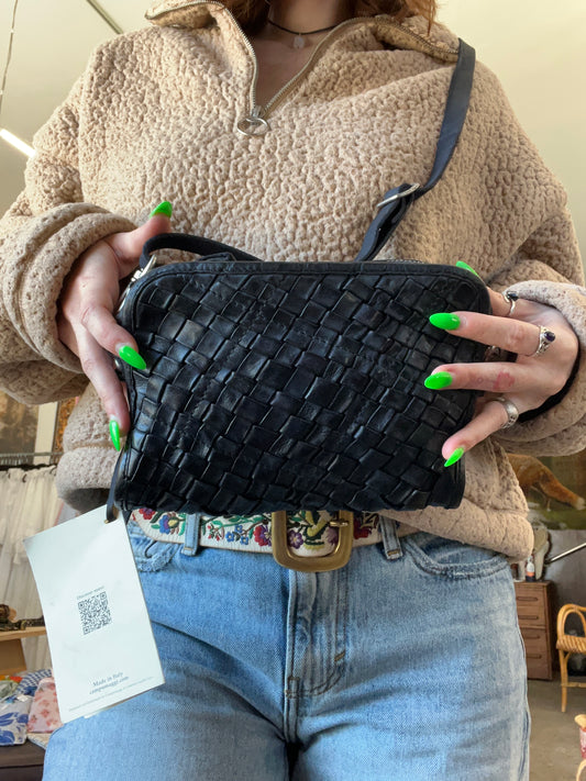 Campomaggi Bosso Crossbody Bag in Dark Blue