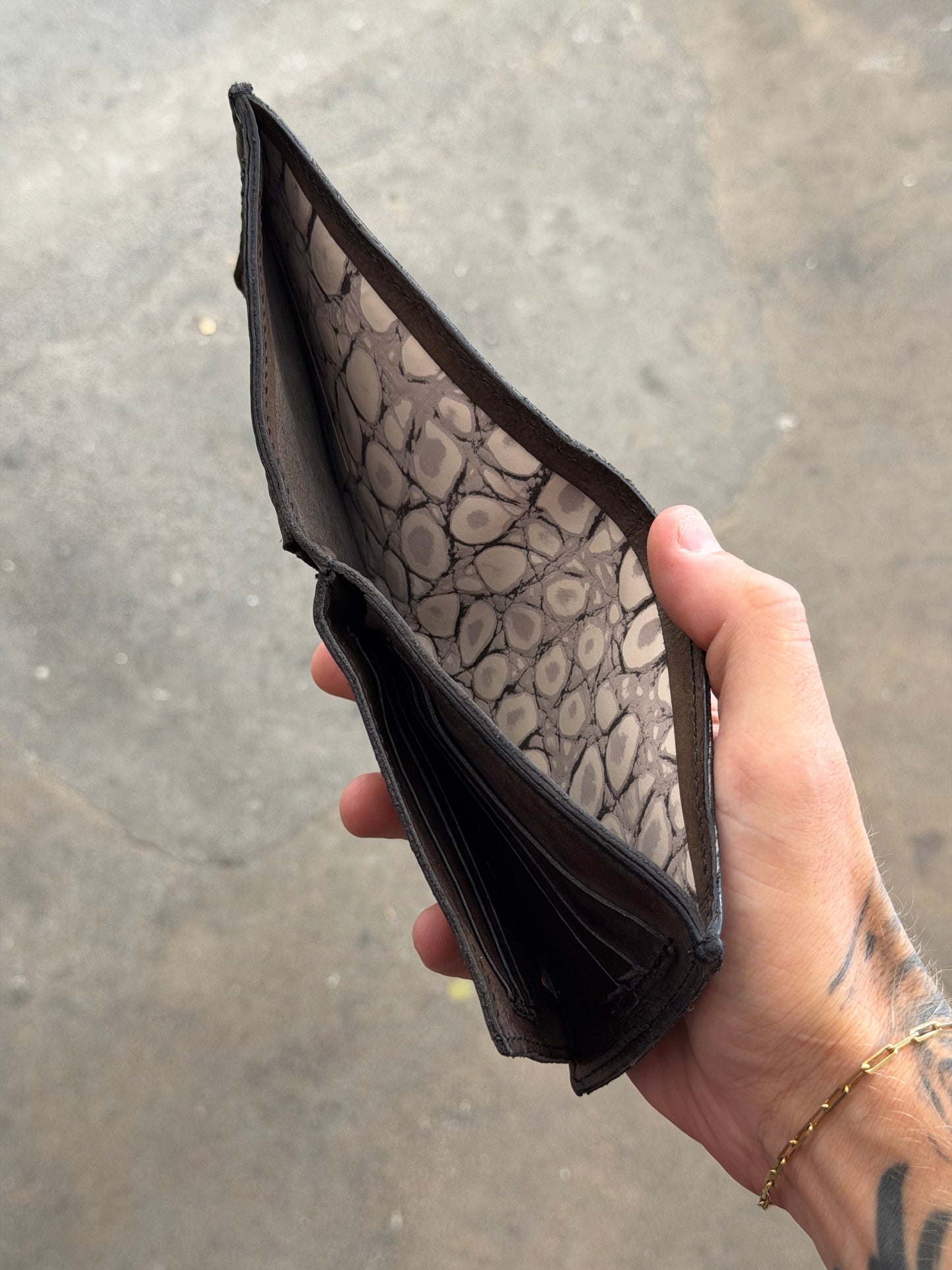 Campomaggi Leather Embossed Trifold Wallet in Grigio