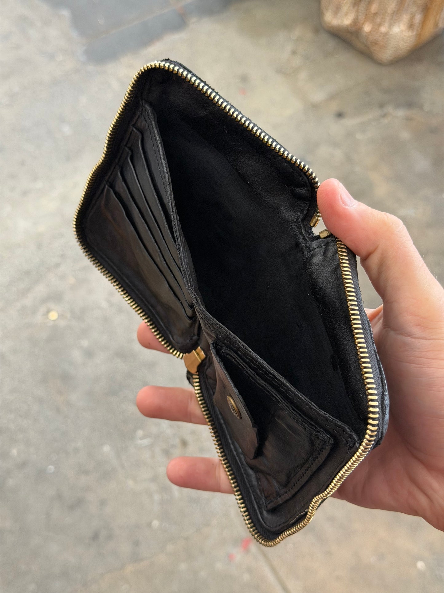 Campomaggi Leather Studded Zip Bifold Wallet in Black