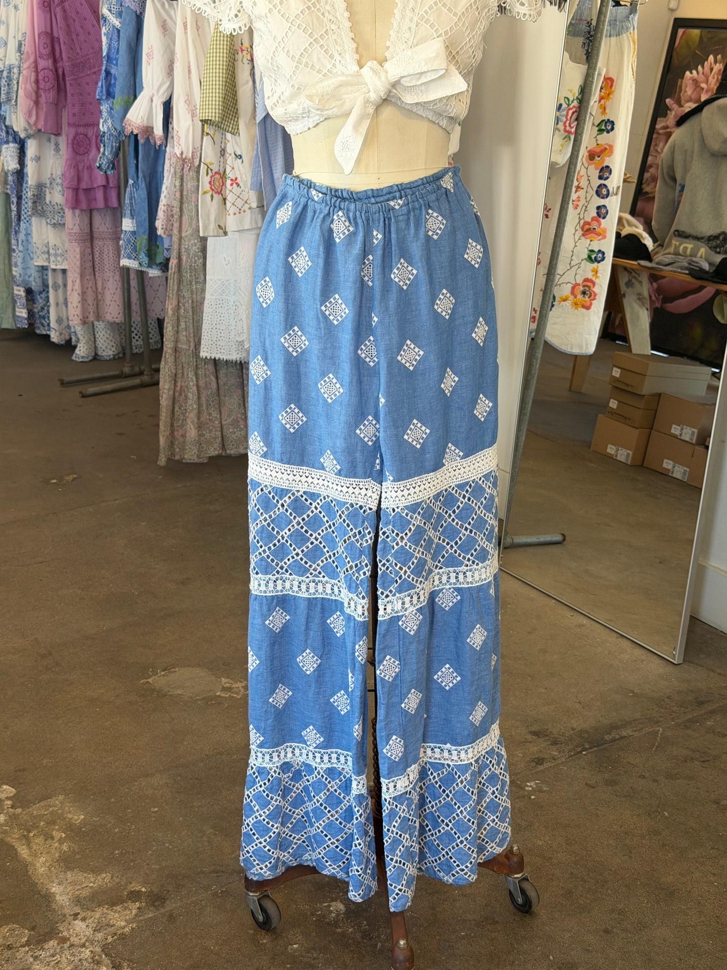 Temptation Positano Senape Pants in Blue Jean