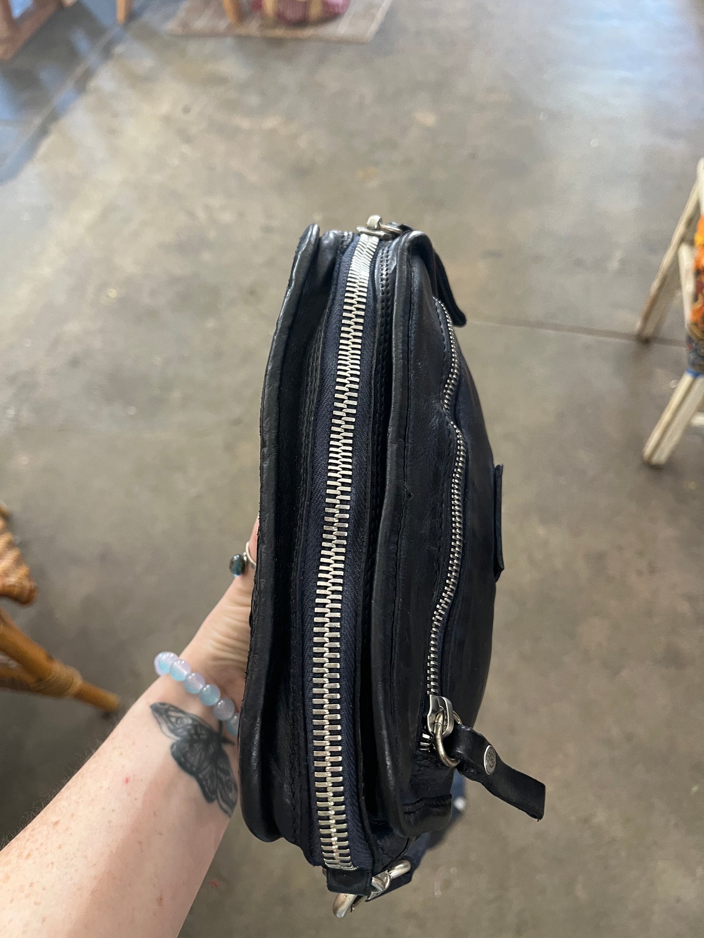 Campomaggi Bosso Crossbody Bag in Dark Blue