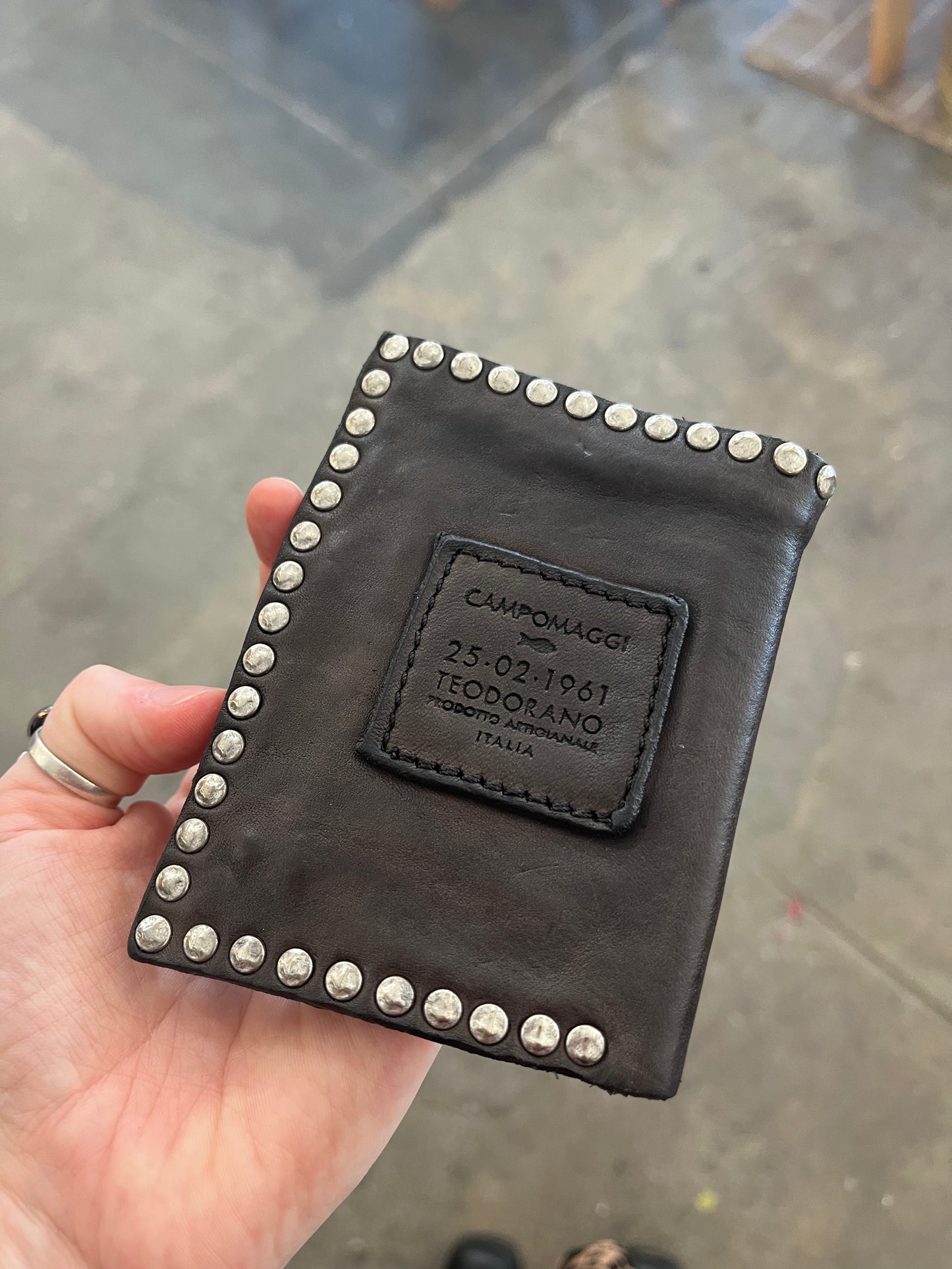 Campomaggi Studded Leather Wallet in Grigio