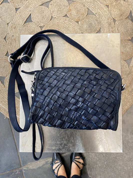 Campomaggi Bosso Crossbody Bag in Dark Blue