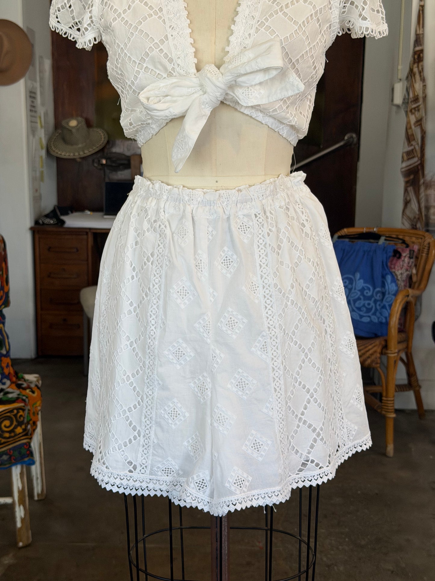 Temptation Positano Nigella Shorts in White