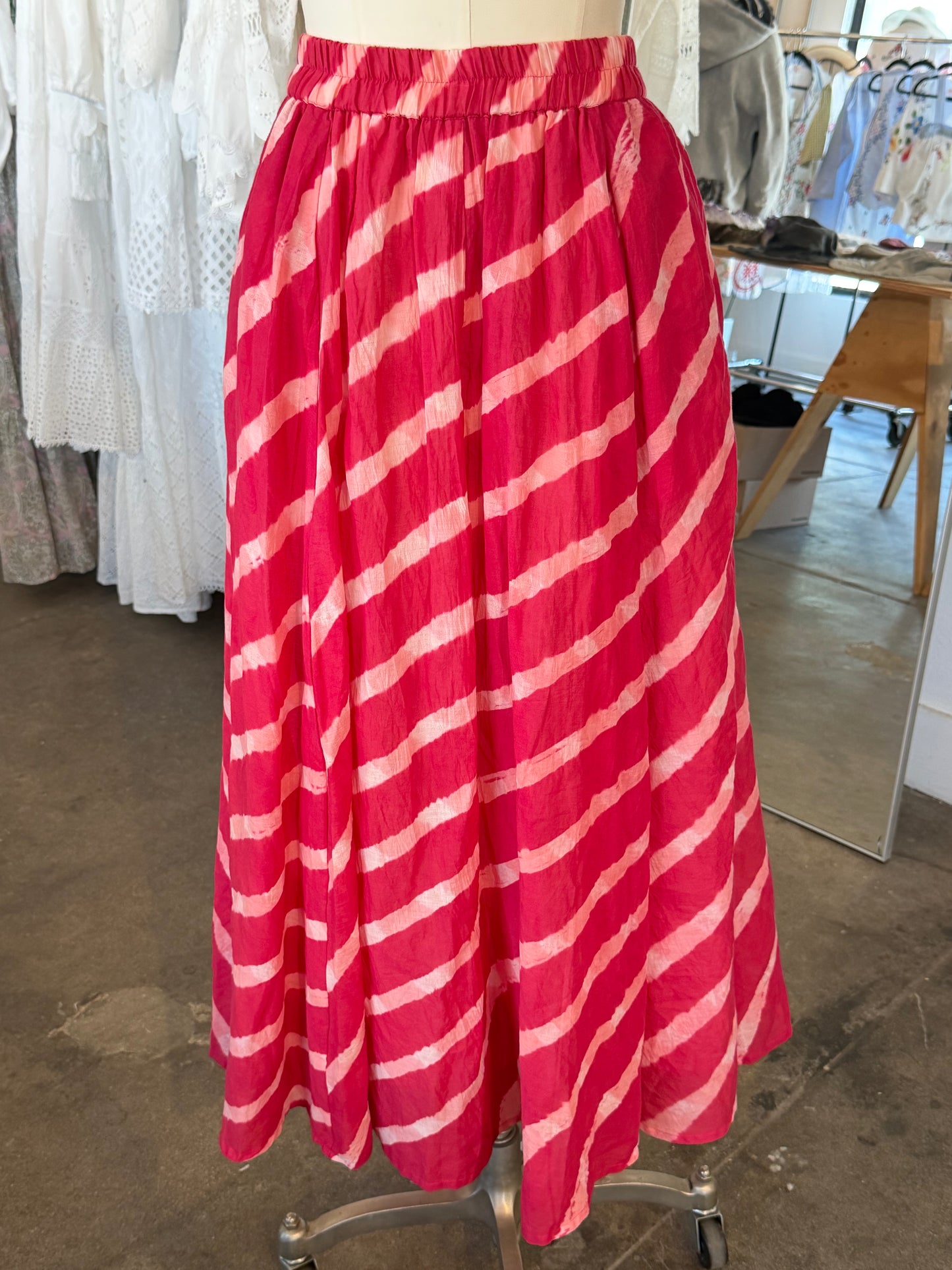 Nimbu Gipsy Skirt in Tie-Dye Red/Pink